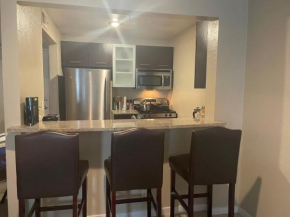 WeHo deluxe 2 x 2 plus 2 car parking